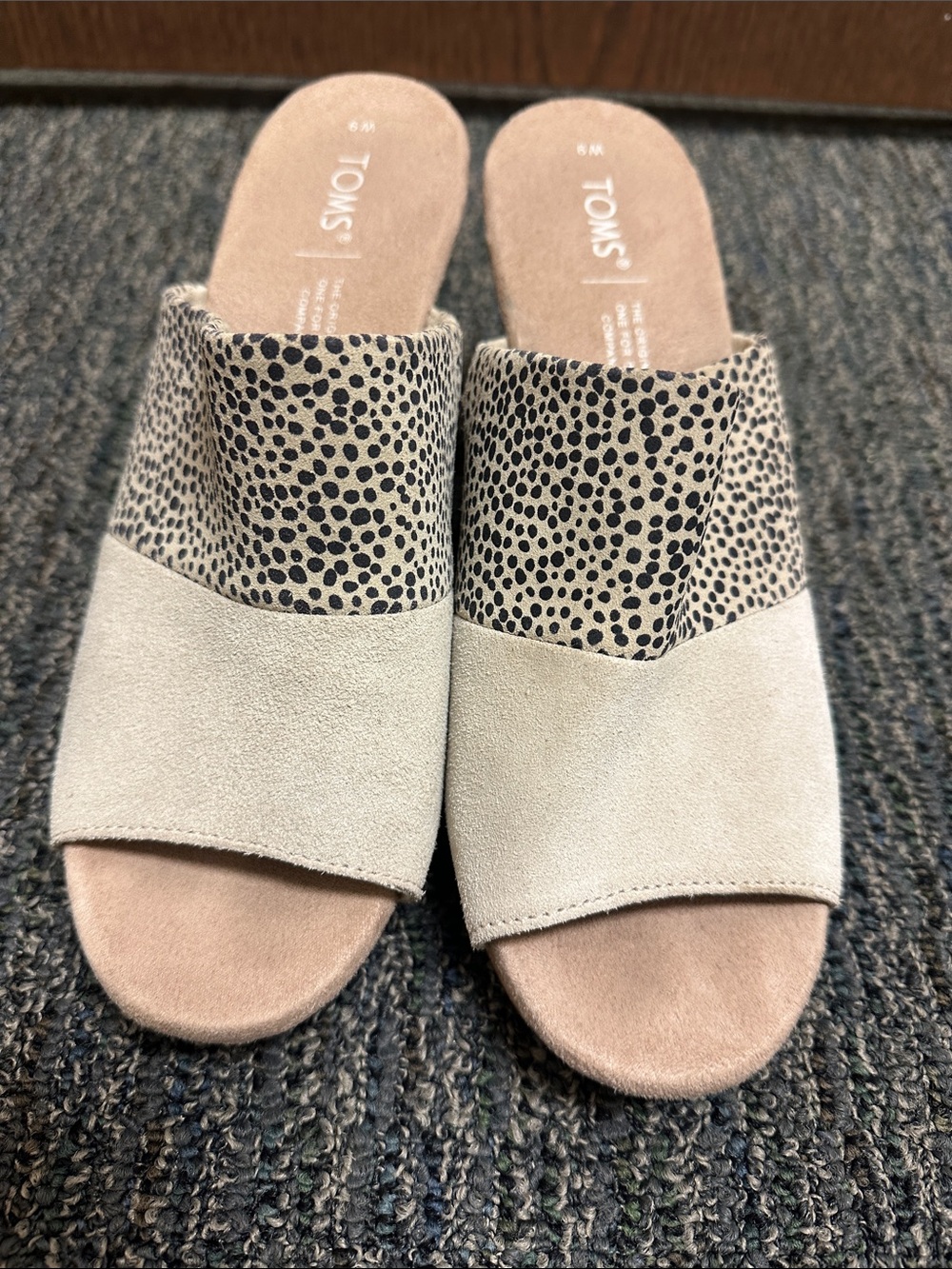 Toms Two-Tone Beige & Black Patterned Suede Slide Mules